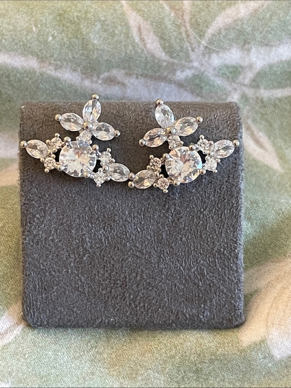 Vivienne Westwood Silver Clear Crystal Floral Ear Climbers